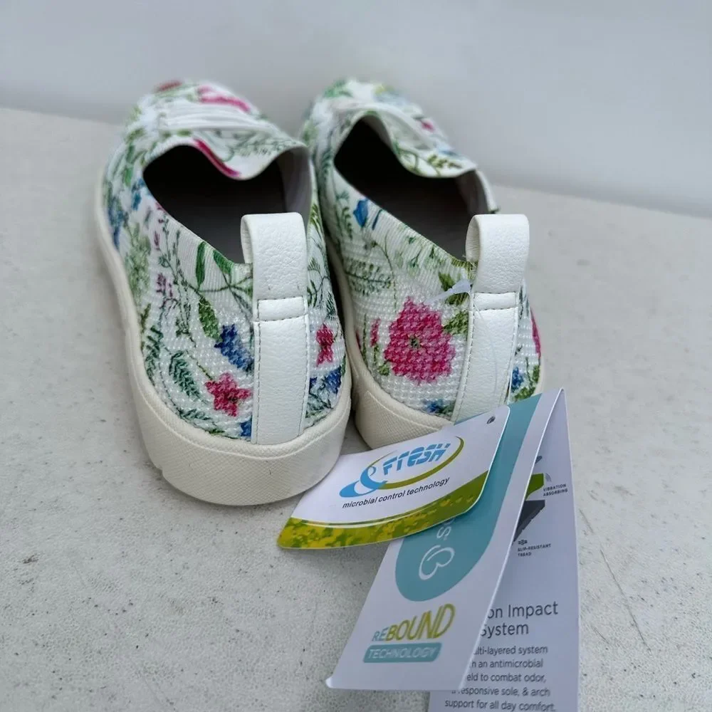 Baretraps GRACIELA Women's Casuals White/Multi Flower Print 6W